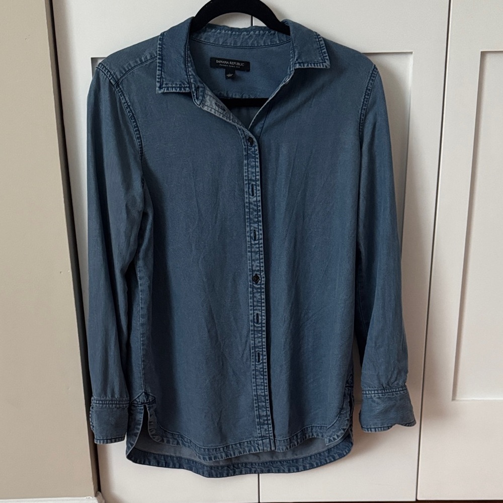 Banana Republic Denim Button-Up Shirt